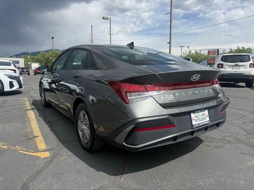 Amazon Gray 2025 Hyundai ELANTRA SE