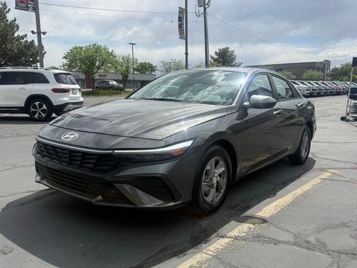 Amazon Gray 2025 Hyundai ELANTRA SE