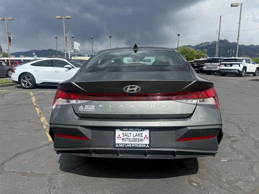 Amazon Gray 2025 Hyundai ELANTRA SE