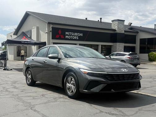 Amazon Gray 2025 Hyundai ELANTRA SE