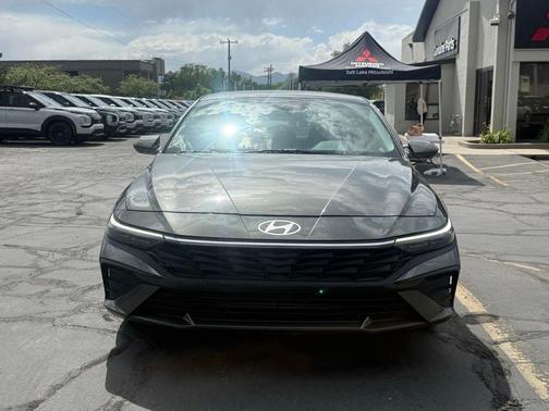 Amazon Gray 2025 Hyundai ELANTRA SE