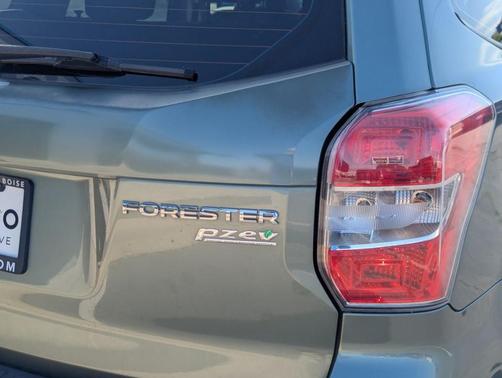 2015 Subaru Forester 2.5i