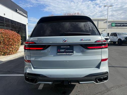 Gray Metallic 2023 BMW X7 M60i