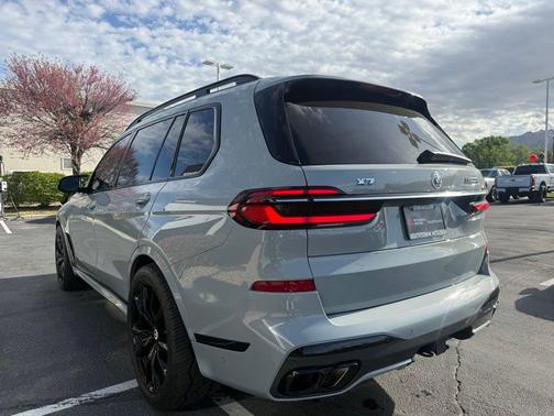 Gray Metallic 2023 BMW X7 M60i