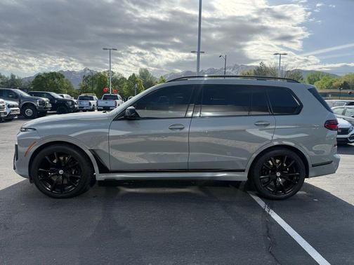 Gray Metallic 2023 BMW X7 M60i
