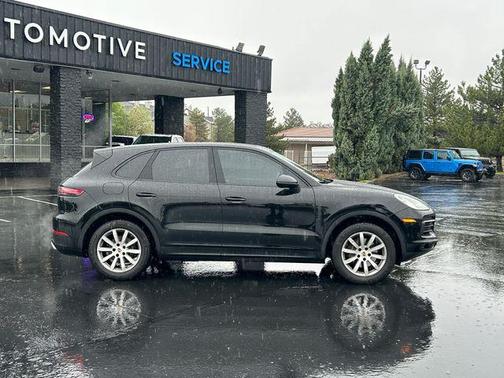 Black 2019 Porsche Cayenne Base