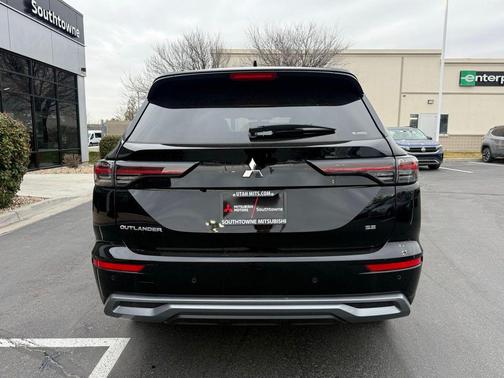 2026 Mitsubishi Outlander SE