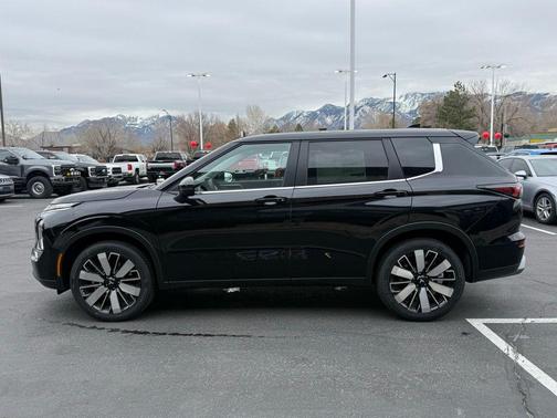 2026 Mitsubishi Outlander SE