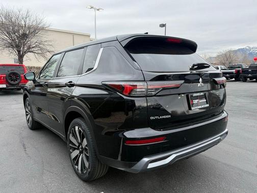 2026 Mitsubishi Outlander SE