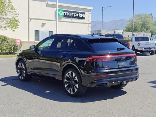 2024 Audi Q8 55 Premium