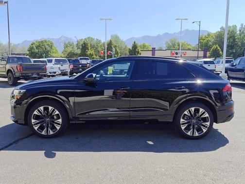 2024 Audi Q8 55 Premium