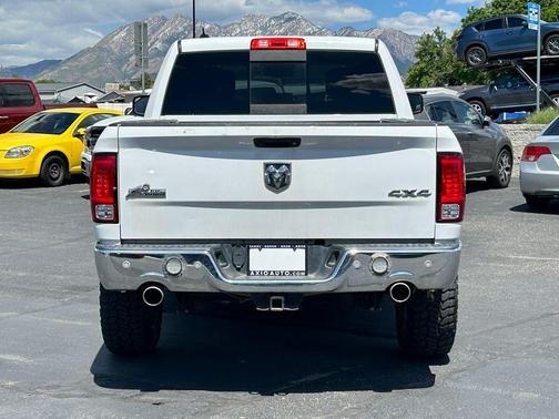 Bright White Clearcoat 2017 RAM 1500 Big Horn