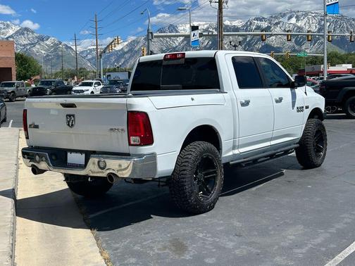 Bright White Clearcoat 2017 RAM 1500 Big Horn