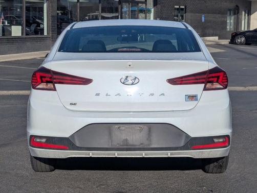 2020 Hyundai ELANTRA SE