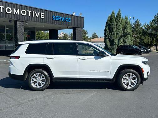 Bright White Clearcoat 2022 Jeep Grand Cherokee L Limited