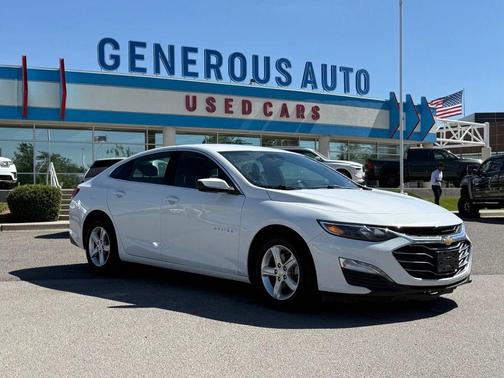 Summit White 2023 Chevrolet Malibu LT