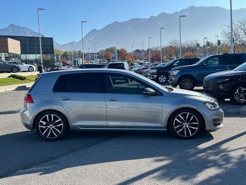 2016 Volkswagen Golf TSI SE 4-Door