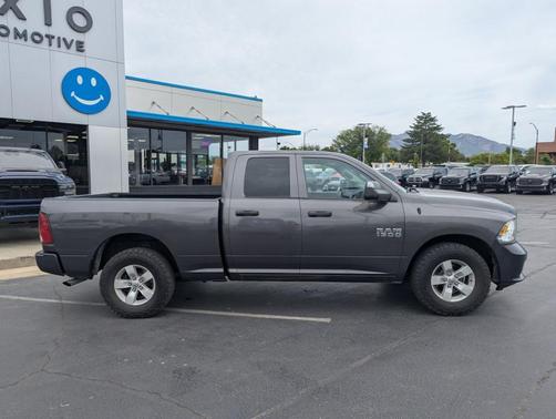 Granite Crystal Clearcoat Metallic 2018 RAM 1500 Express