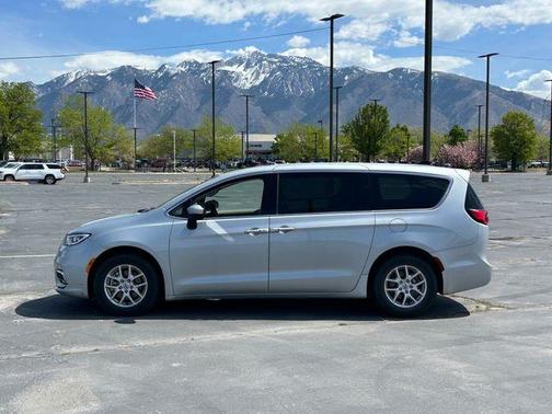 Silver Mist Clearcoat 2023 Chrysler Pacifica Touring-L