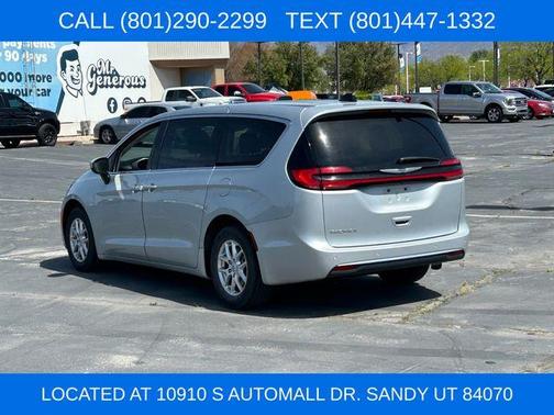 Silver Mist Clearcoat 2023 Chrysler Pacifica Touring-L