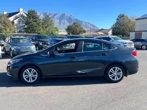 Graphite Metallic 2017 Chevrolet Cruze LT