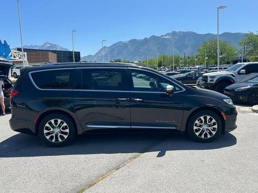 2021 Chrysler Pacifica Hybrid Pinnacle