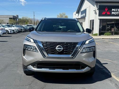 2 Tone Champagne Black Roof 2023 Nissan Rogue Platinum