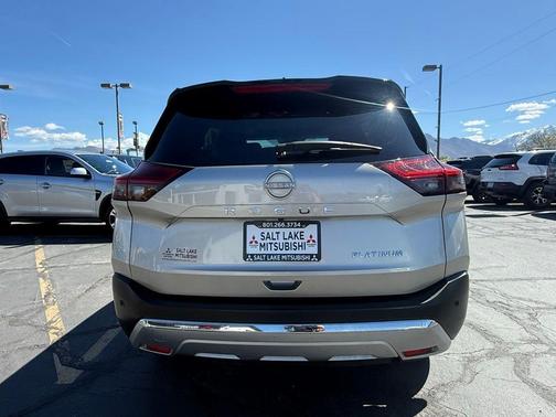 2 Tone Champagne Black Roof 2023 Nissan Rogue Platinum