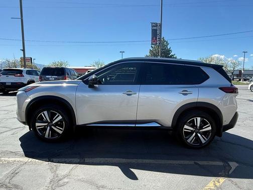 2 Tone Champagne Black Roof 2023 Nissan Rogue Platinum