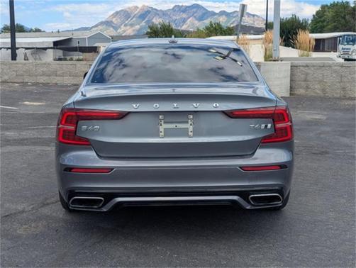 2019 Volvo S60 T6 R-Design