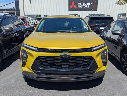 Nitro Yellow 2024 Chevrolet Trax ACTIV