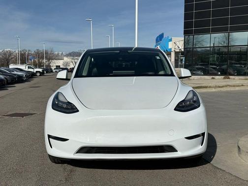 Pearl White Multi 2022 Tesla Model Y Long Range