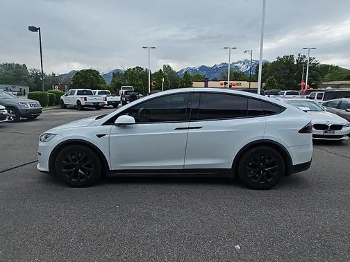 2022 Tesla Model X Plaid