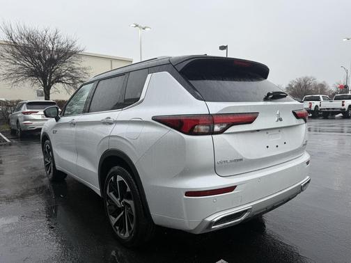 2025 Mitsubishi Outlander PHEV SEL