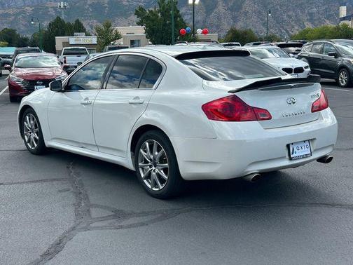 Moonlight White 2009 INFINITI G37x Base