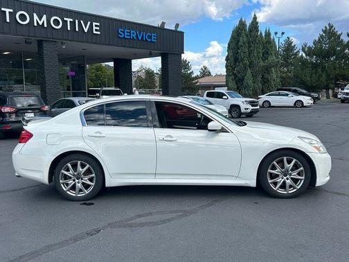 Moonlight White 2009 INFINITI G37x Base