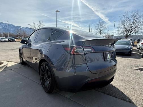2023 Tesla Model Y Performance