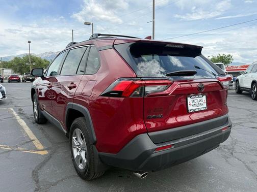 Pearl 2025 Toyota RAV4 XLE