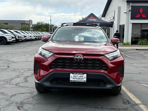 Pearl 2025 Toyota RAV4 XLE
