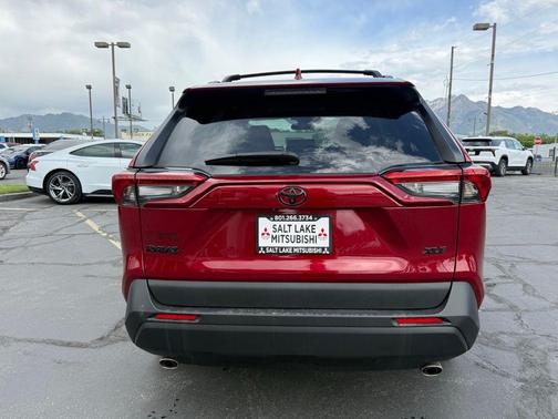 Pearl 2025 Toyota RAV4 XLE