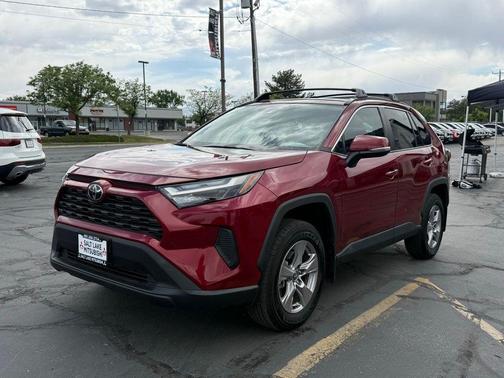 Pearl 2025 Toyota RAV4 XLE