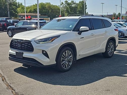 2021 Toyota Highlander Hybrid Platinum