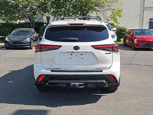 2021 Toyota Highlander Hybrid Platinum