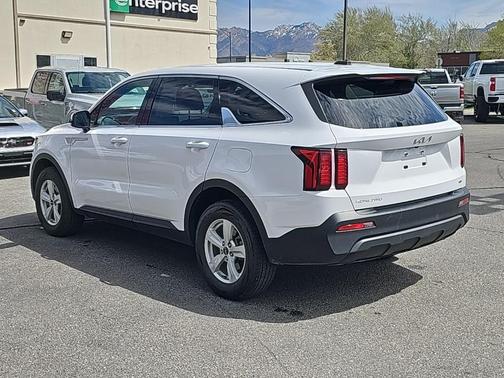2023 Kia Sorento LX