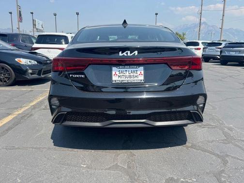 Aurora Black Pearl 2023 Kia Forte LXS