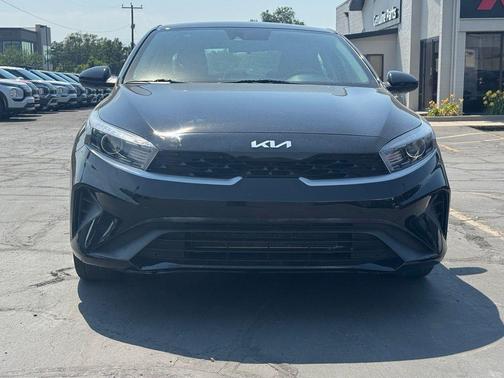 Aurora Black Pearl 2023 Kia Forte LXS