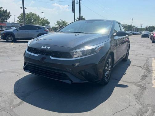 Aurora Black Pearl 2023 Kia Forte LXS