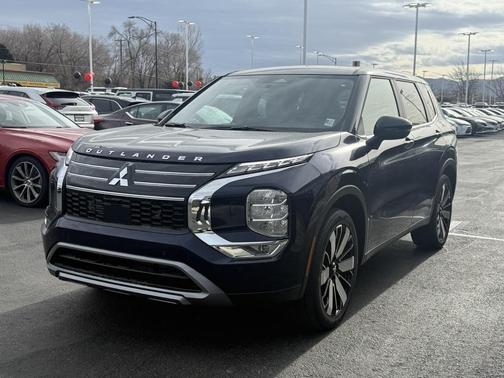 2026 Mitsubishi Outlander SE