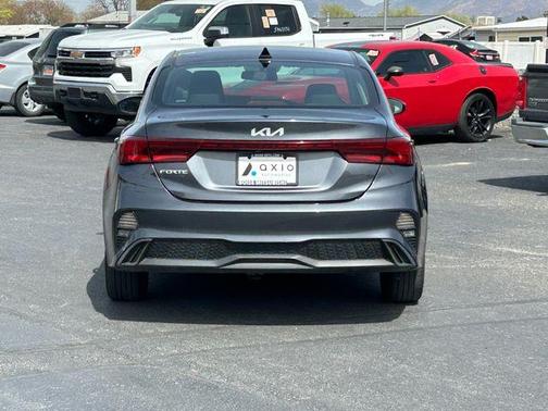 Gravity Gray 2023 Kia Forte LXS