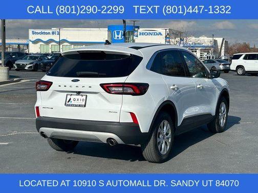 Oxford White 2023 Ford Escape Active